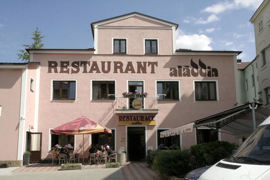 Penzion Aladdin Hotel Teplice Exterior photo