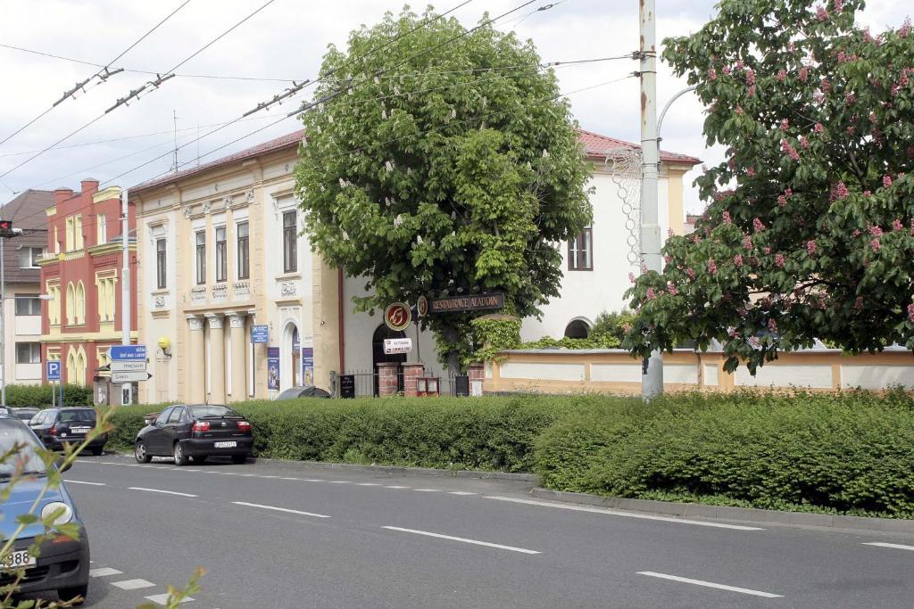 Penzion Aladdin Hotel Teplice Exterior photo