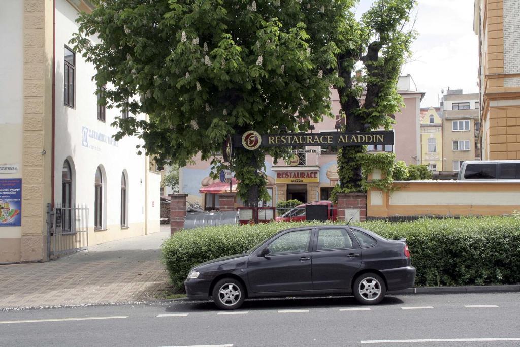 Penzion Aladdin Hotel Teplice Exterior photo