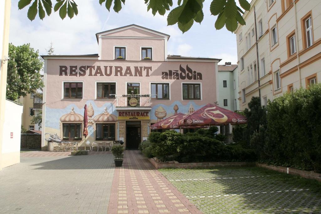 Penzion Aladdin Hotel Teplice Exterior photo