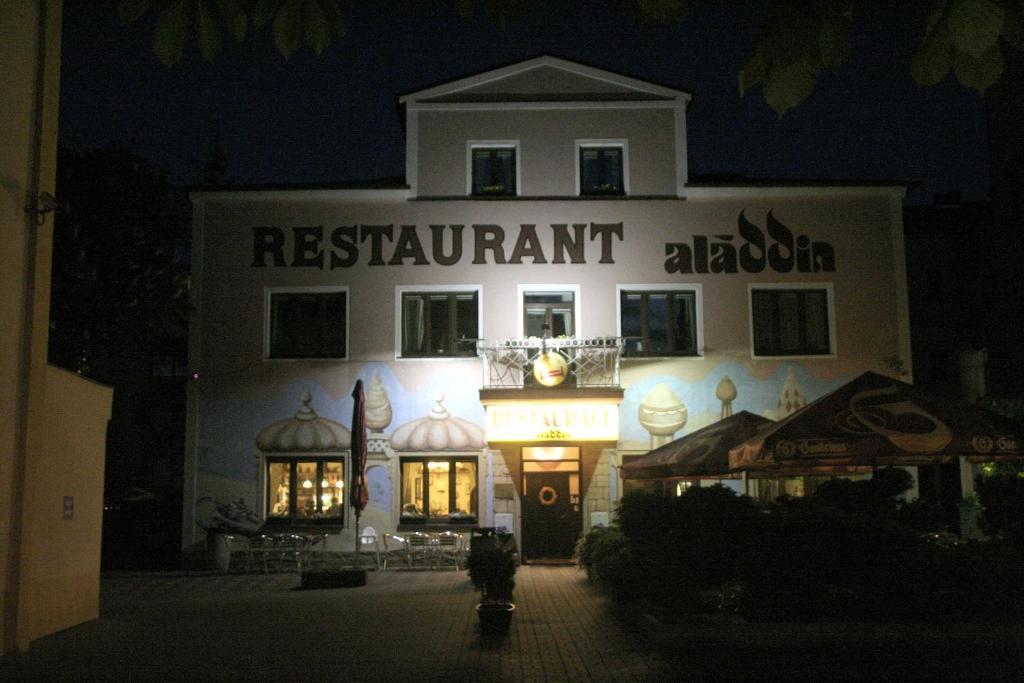 Penzion Aladdin Hotel Teplice Exterior photo